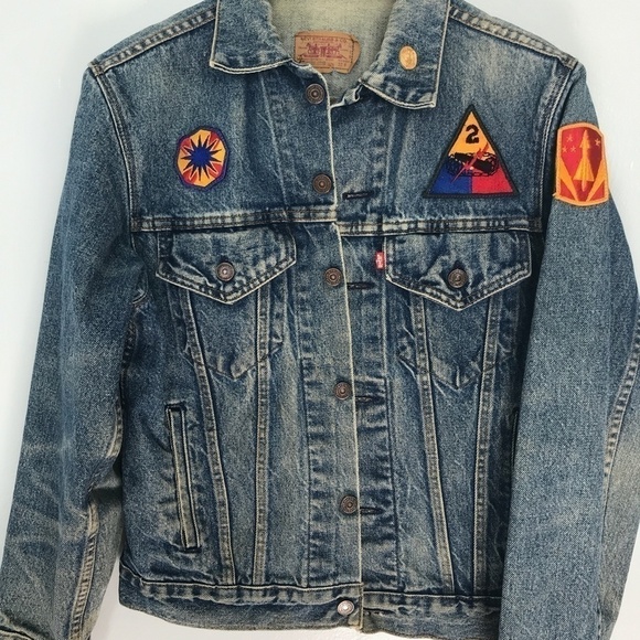 Vintage Levi's Red Tab Denim Jacket Patches Sz 38R - Picture 1 of 8